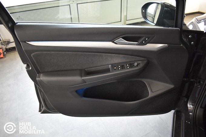 VOLKSWAGEN Golf 2.0 TDI DSG SCR Life